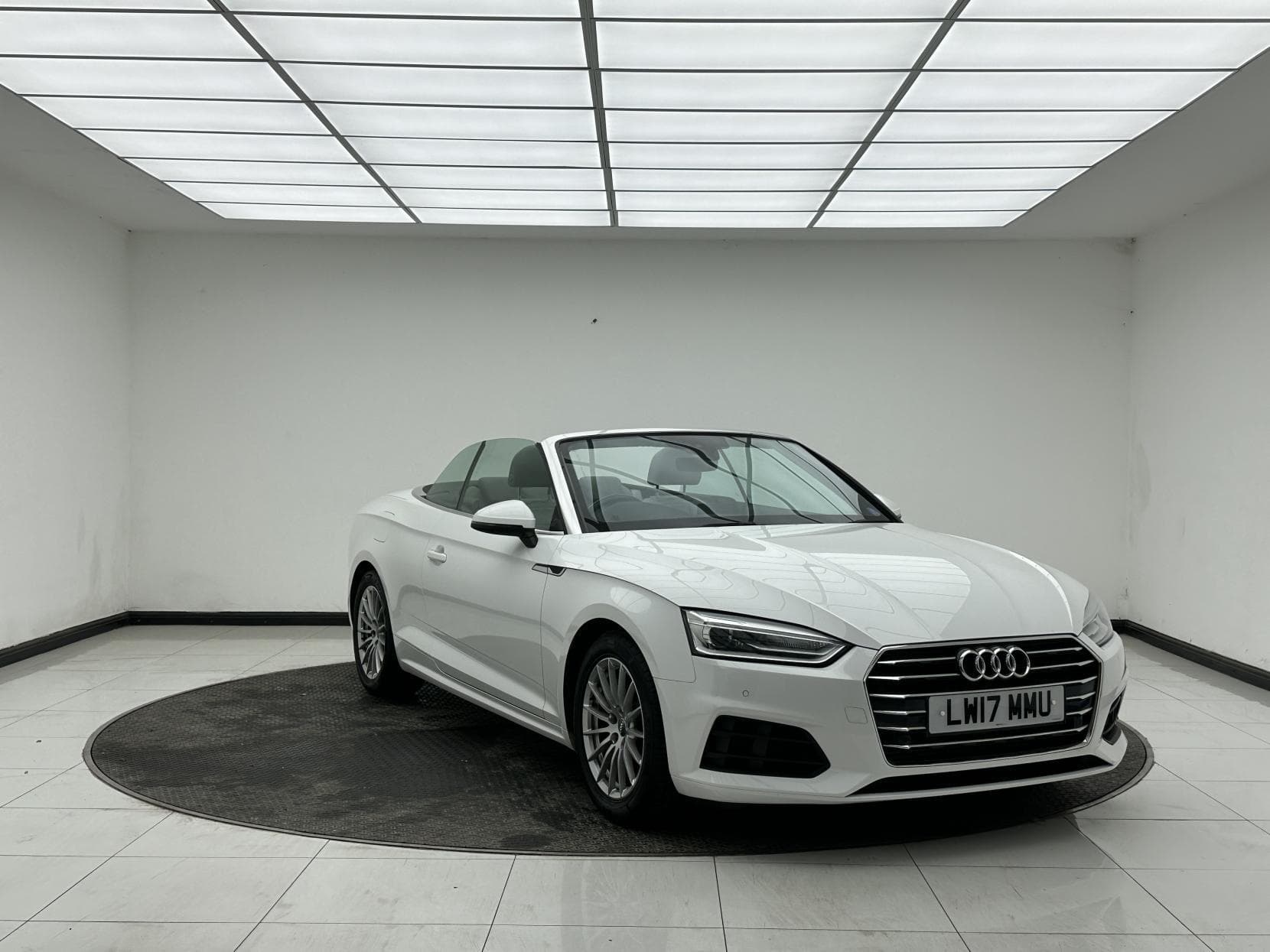 Audi A5 Cabriolet - image 1 of 55