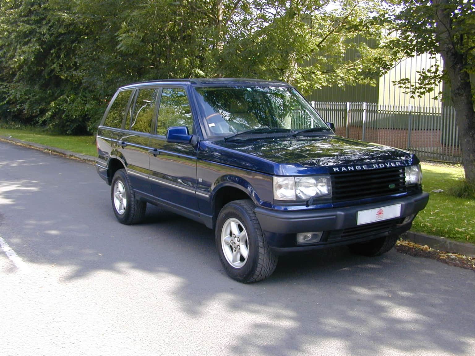 Land Rover Range Rover - image 1 of 49
