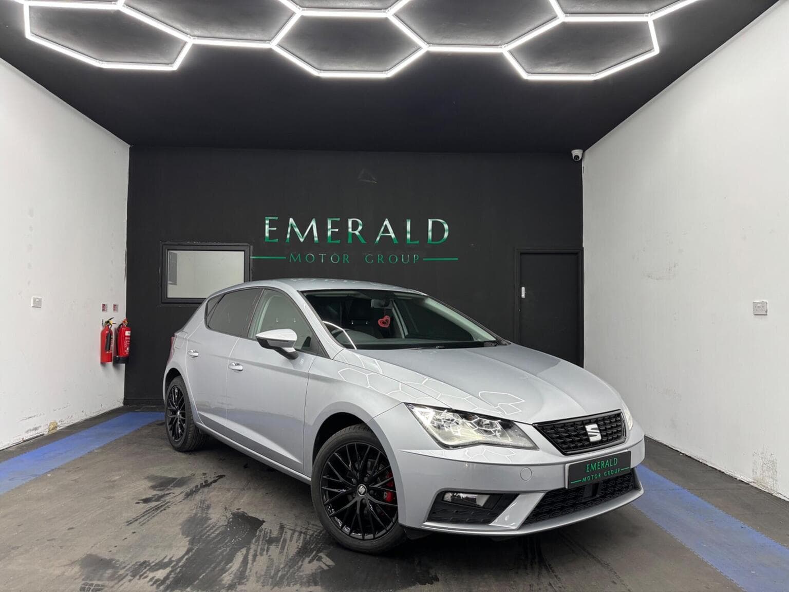 SEAT Leon - image 1 of 68