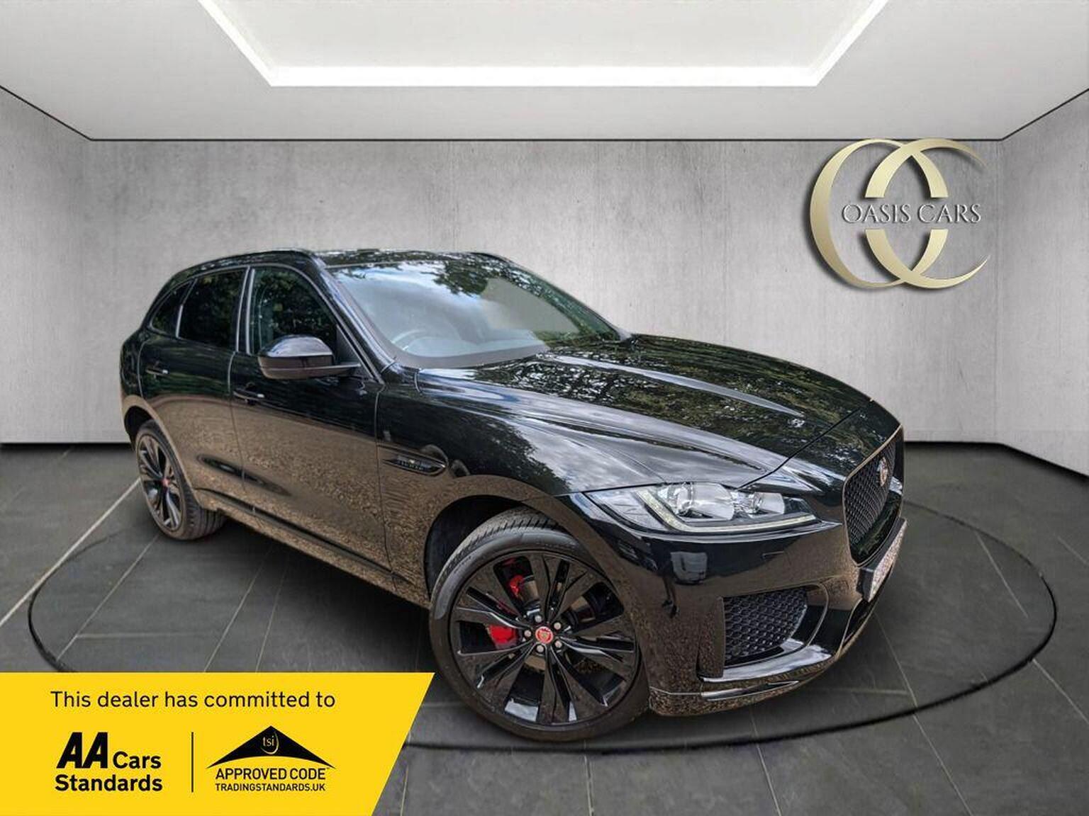 Jaguar F-Pace - image 1 of 16
