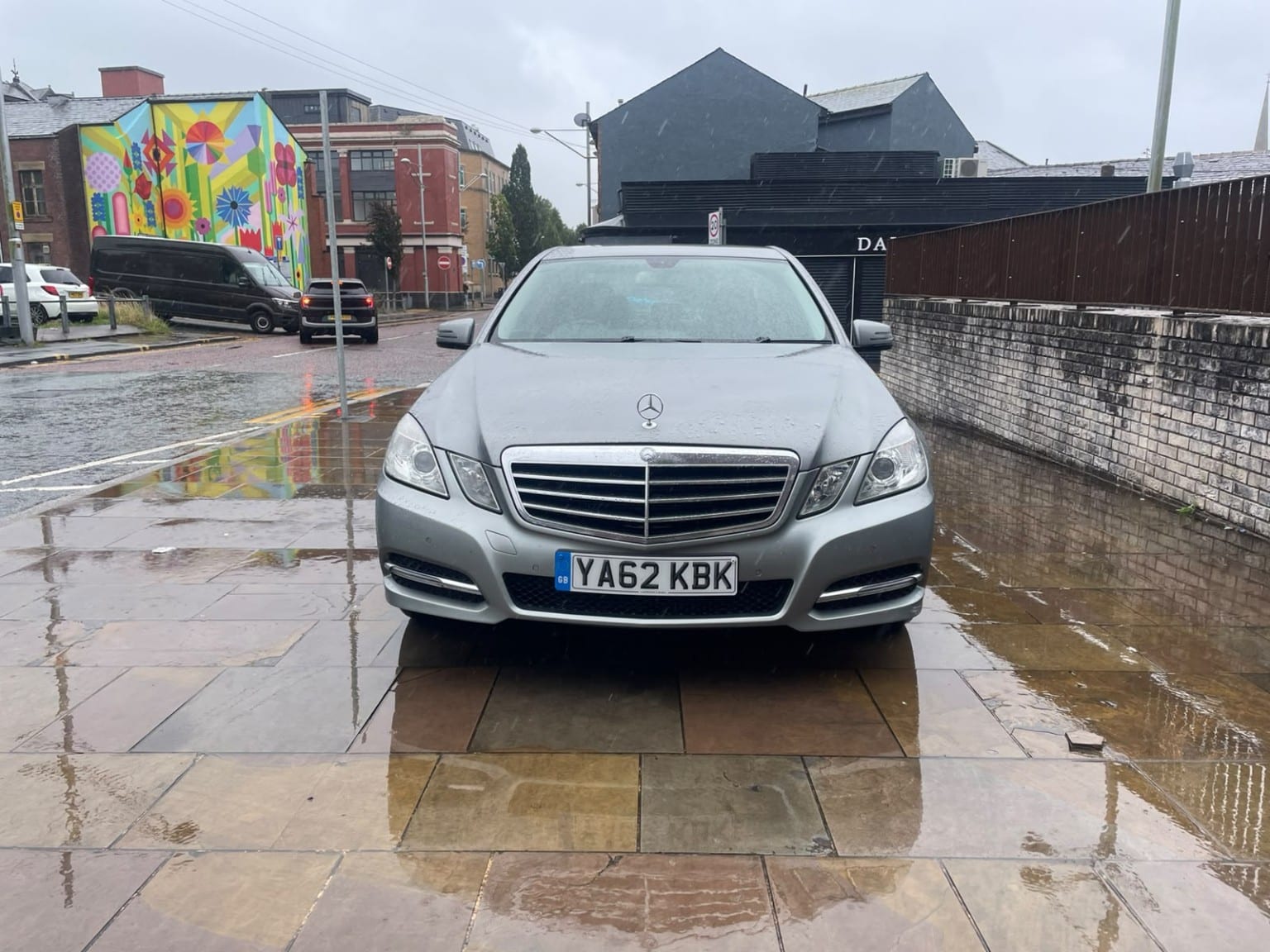 Mercedes-Benz E Class - image 1 of 34