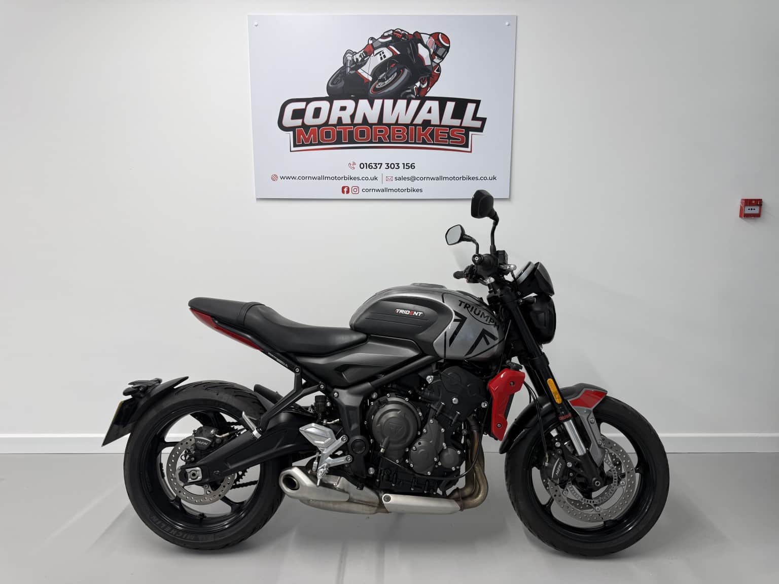 Triumph Trident 660 - image 1 of 20
