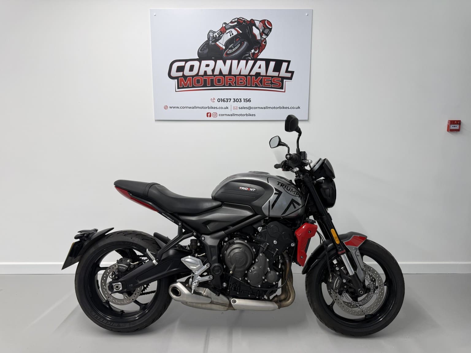 Triumph Trident 660 - image 1 of 20