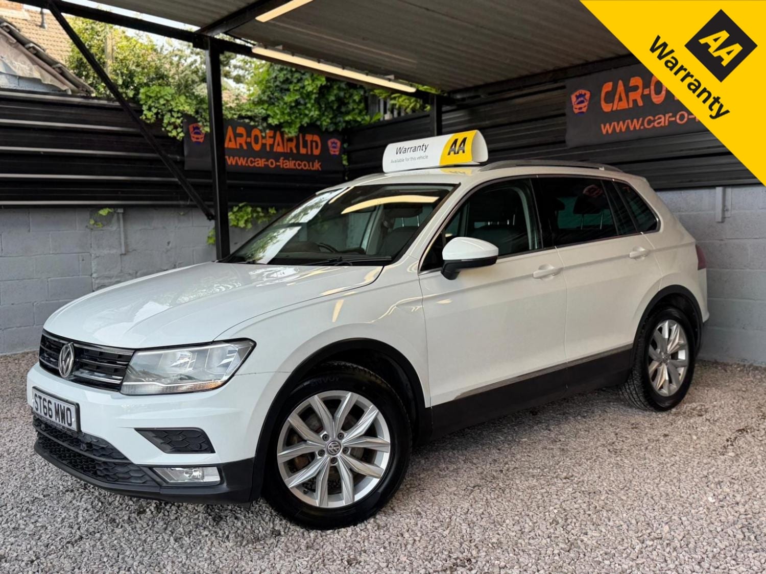 Volkswagen Tiguan - image 1 of 30