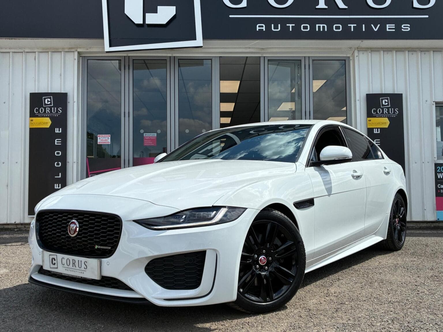 Jaguar XE - image 1 of 38