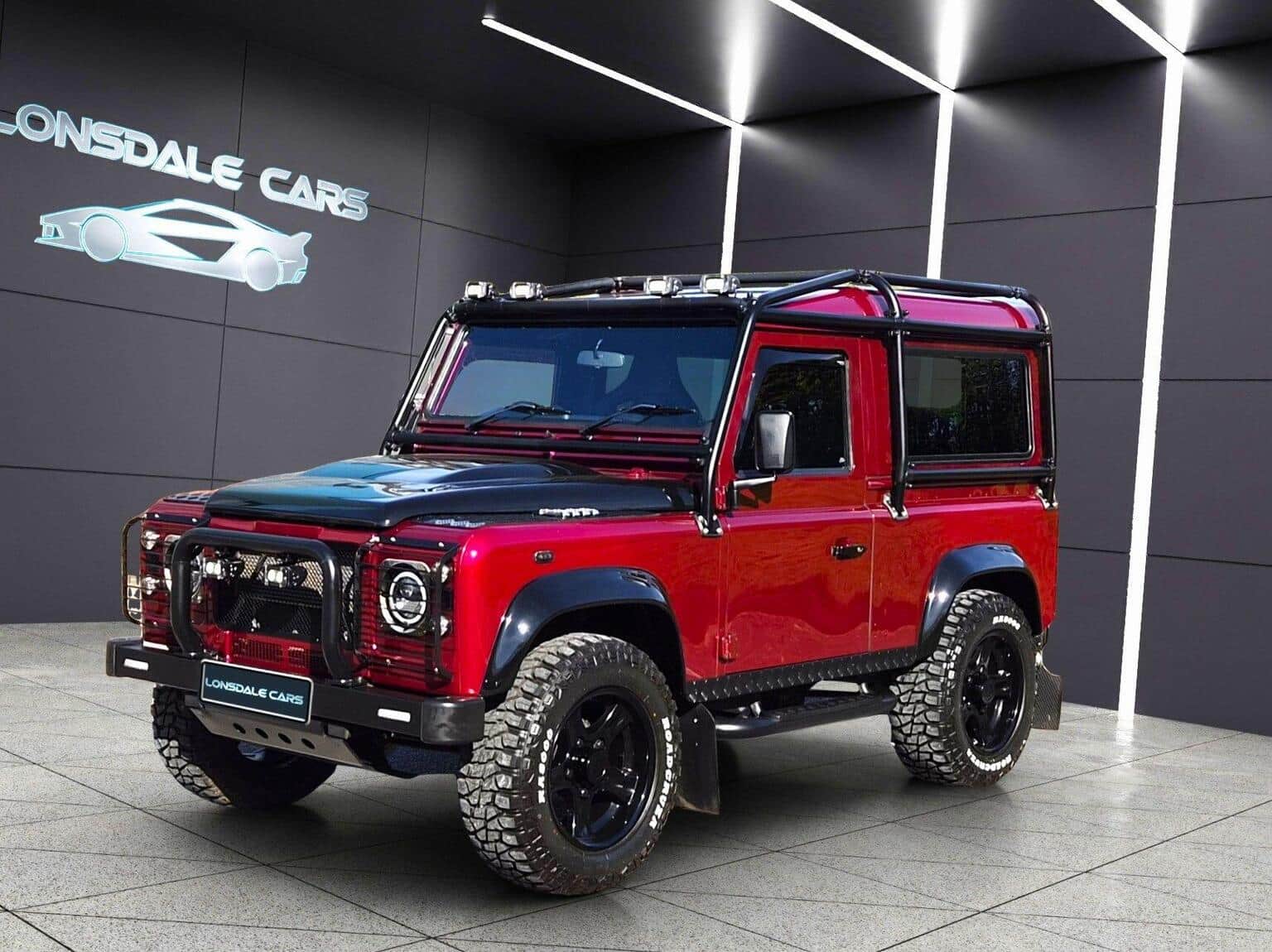 Land Rover Defender 90 - image 1 of 64