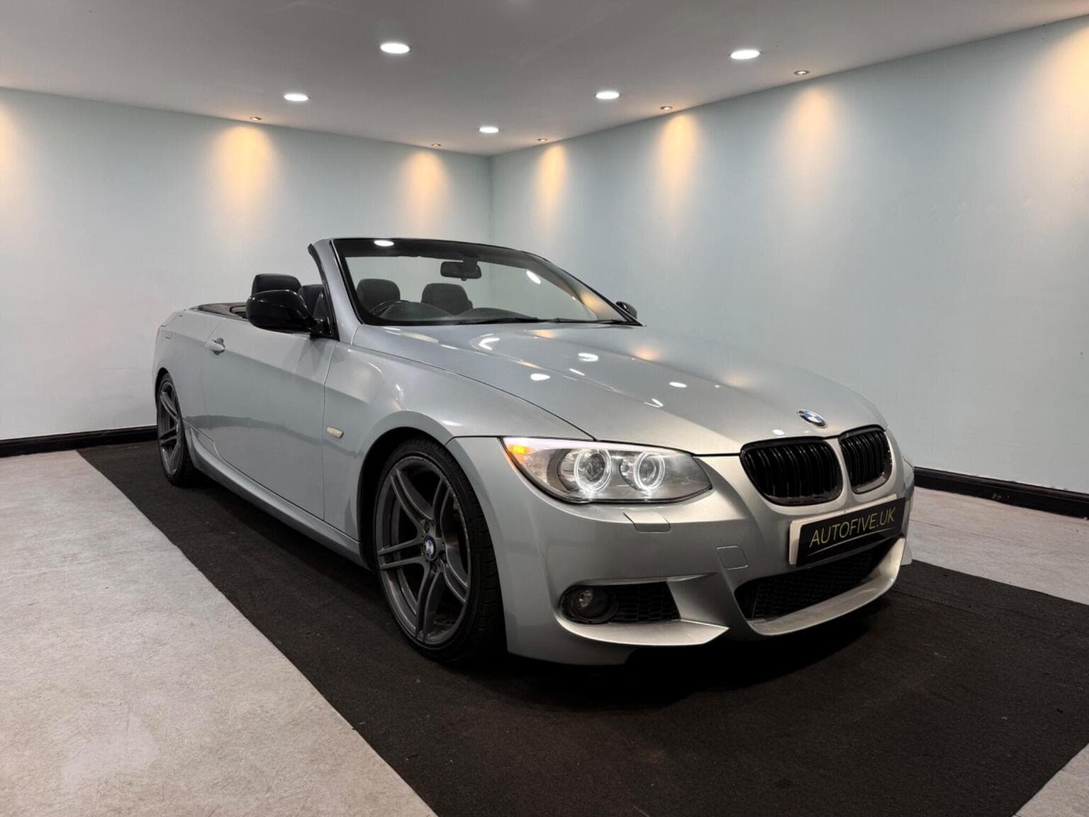 BMW 3 Series - image 1 of 59