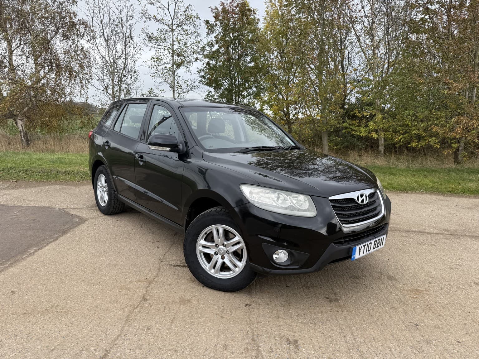 Hyundai Santa Fe - image 1 of 21