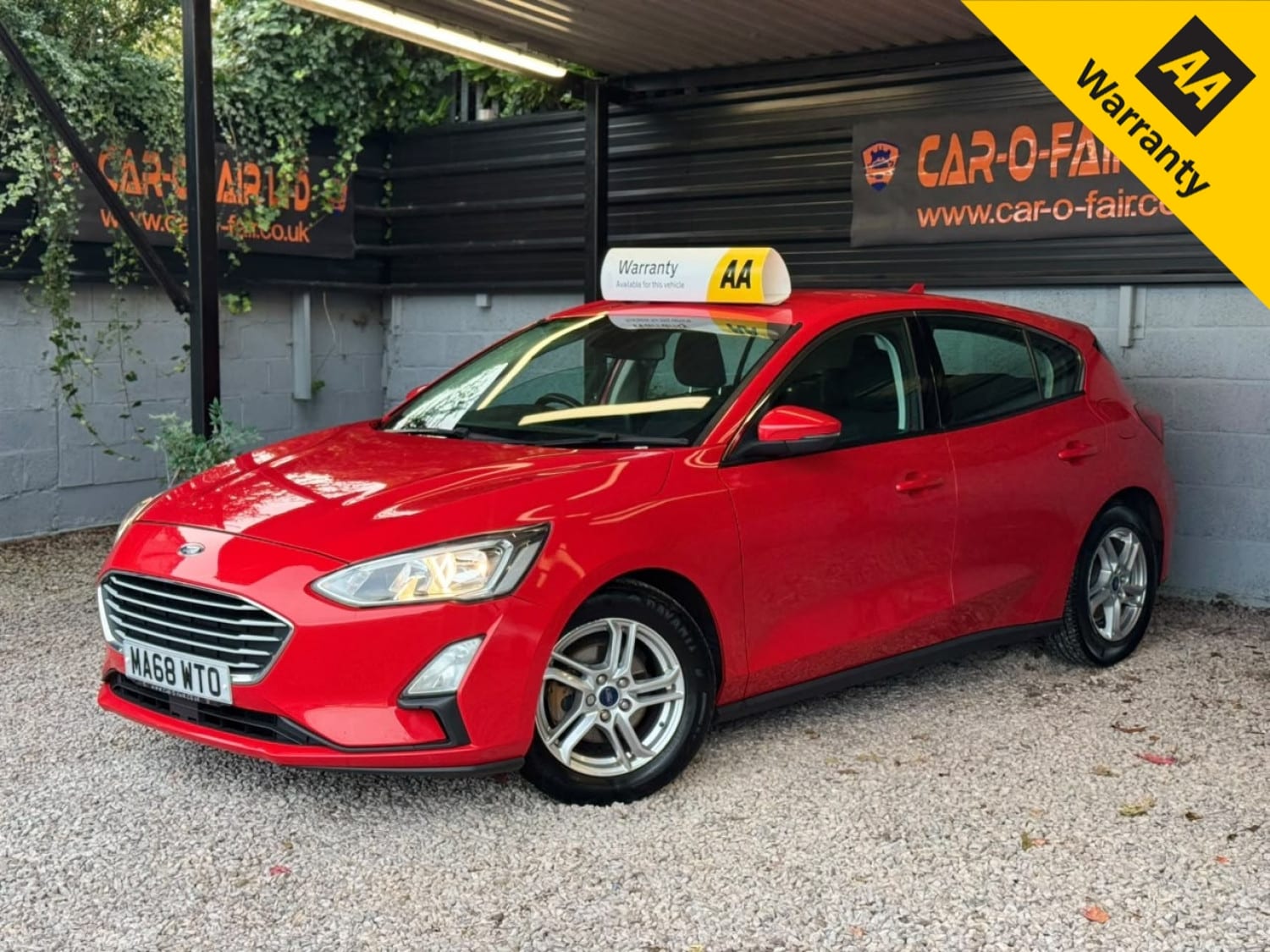 2018 Ford Focus 1.5 EcoBlue Zetec in red — photo 1 of 36