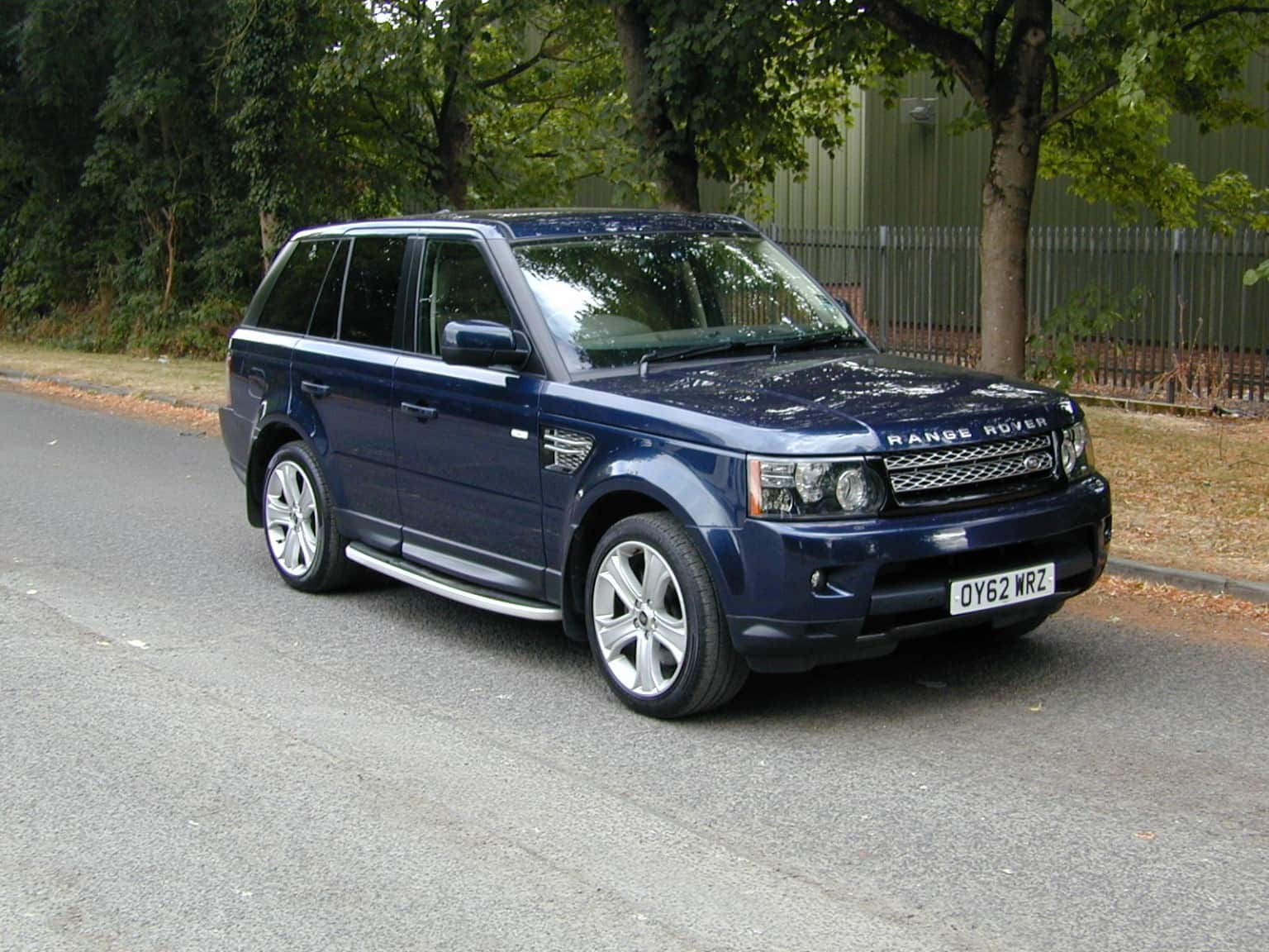 Land Rover Range Rover Sport - image 1 of 78