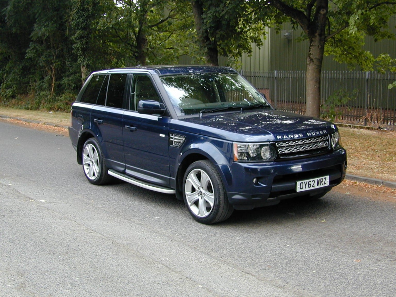 Land Rover Range Rover Sport - image 1 of 78