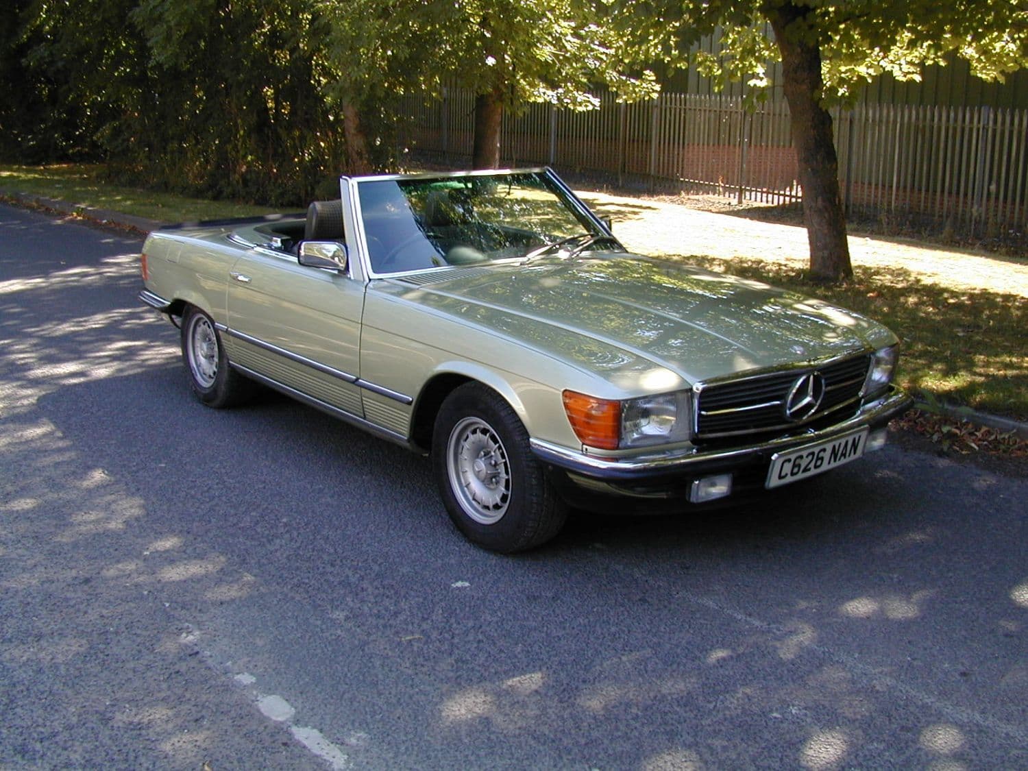 Mercedes-Benz SL - image 1 of 100