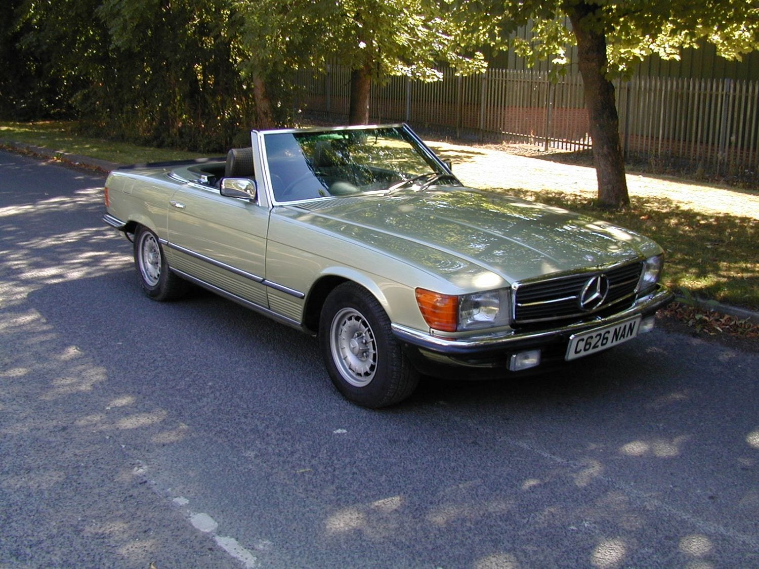 Mercedes-Benz SL - image 1 of 100