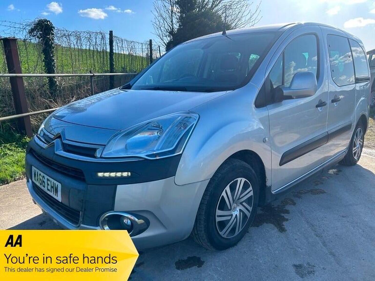 Citroen Berlingo - image 1 of 19