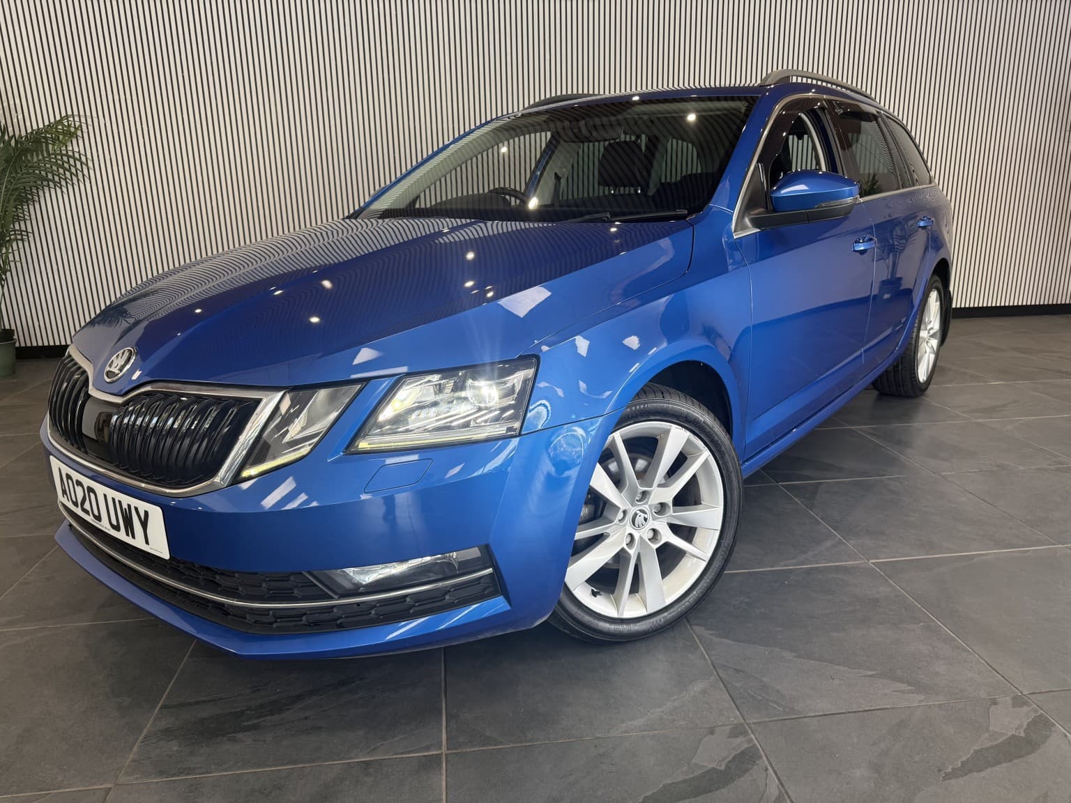 Skoda Octavia - image 1 of 31