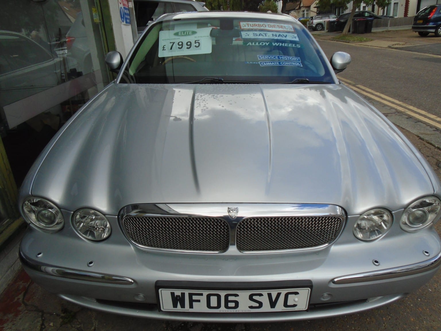 Jaguar XJ - image 1 of 22