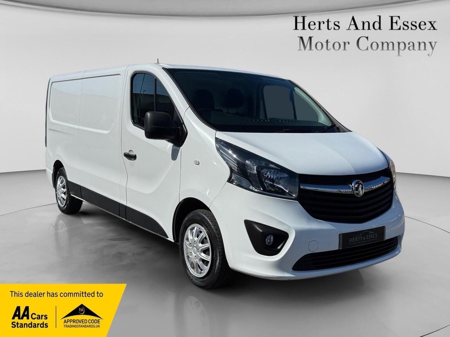 Vauxhall Vivaro - image 1 of 24