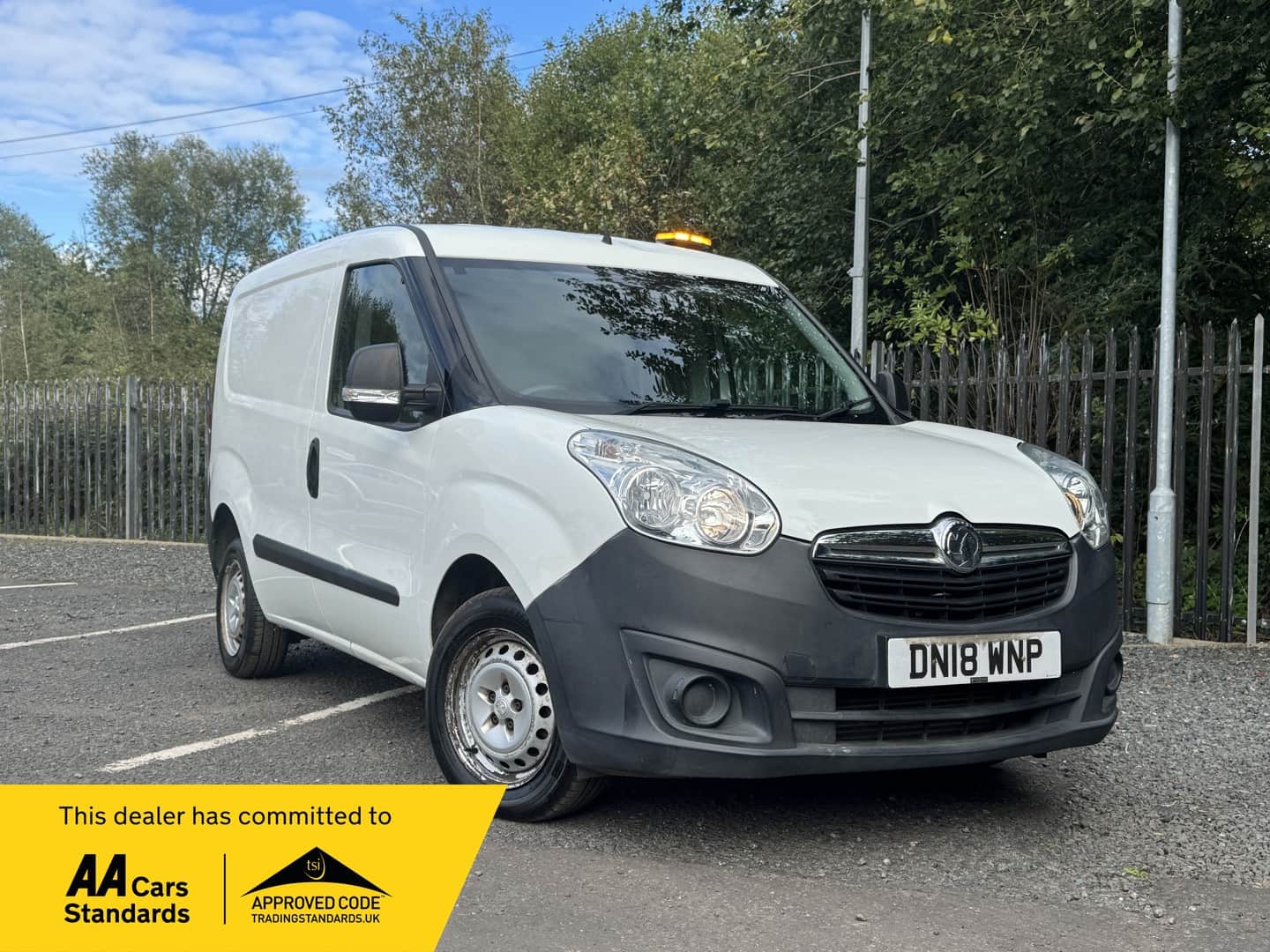 Vauxhall Combo - image 1 of 31