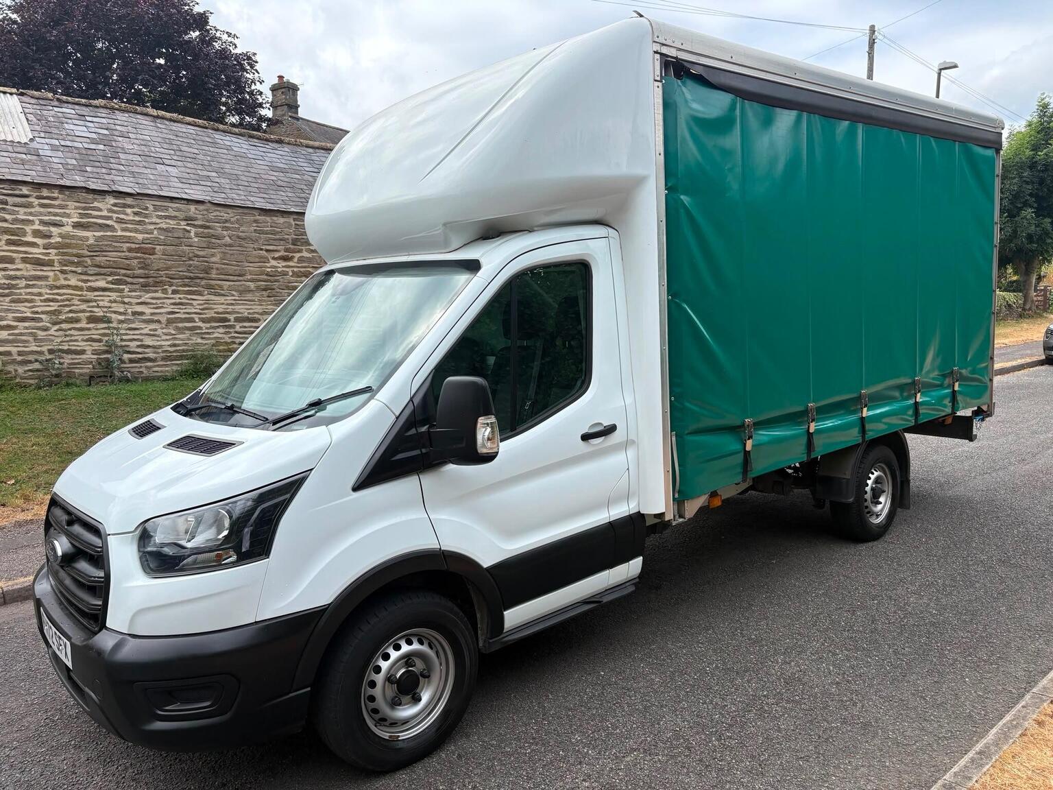 Ford Transit - image 1 of 10
