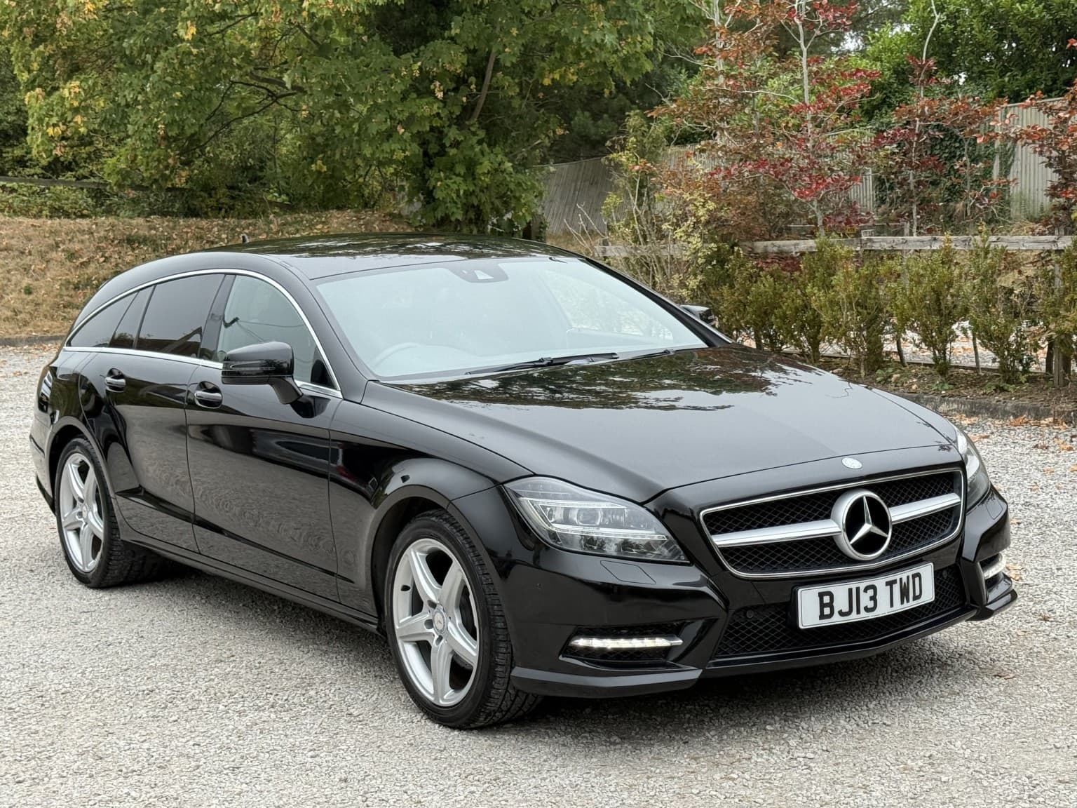 Mercedes-Benz CLS - image 1 of 28