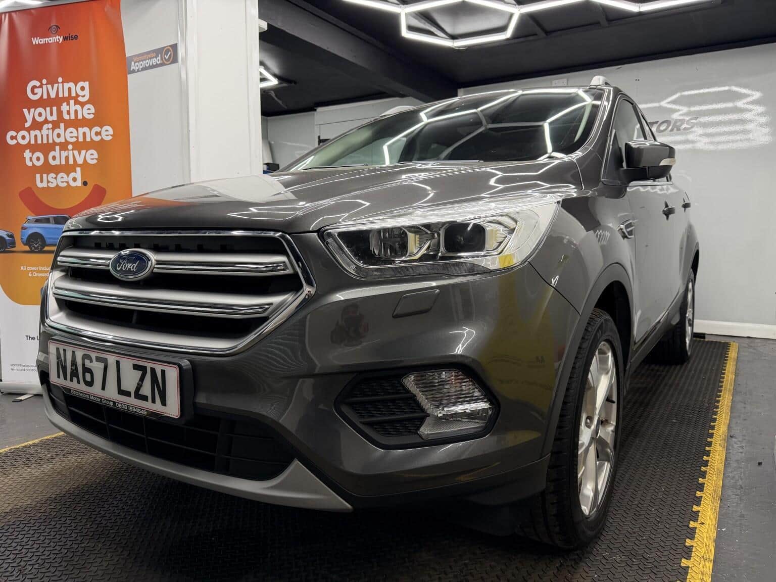 Ford Kuga - image 1 of 75