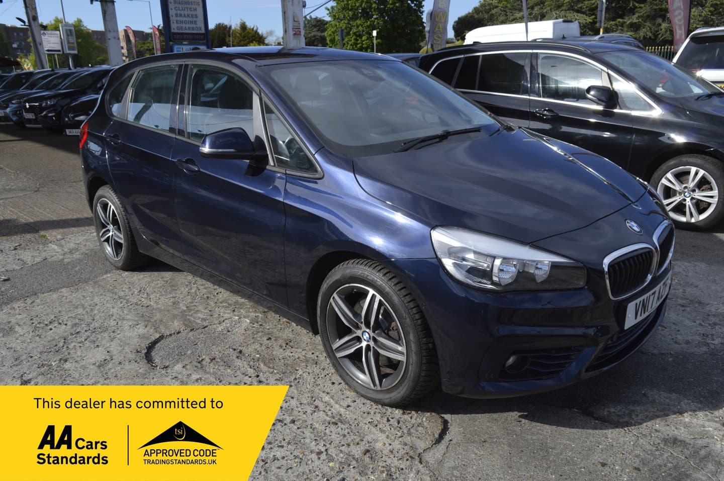BMW 2 Series Active Tourer - image 1 of 26
