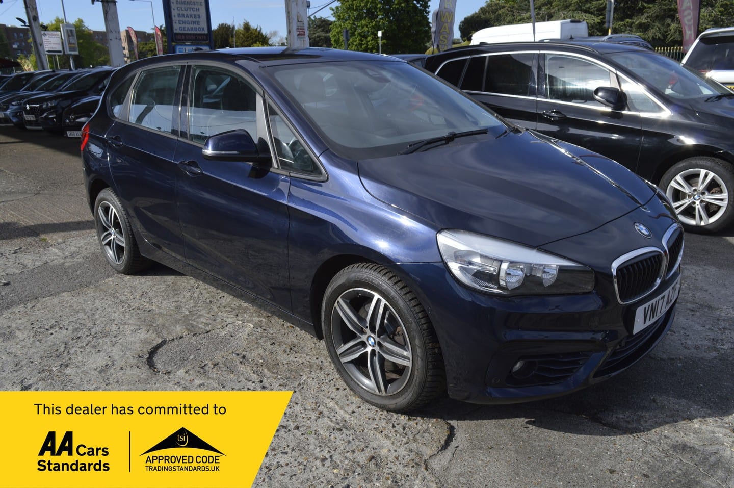 BMW 2 Series Active Tourer - image 1 of 26