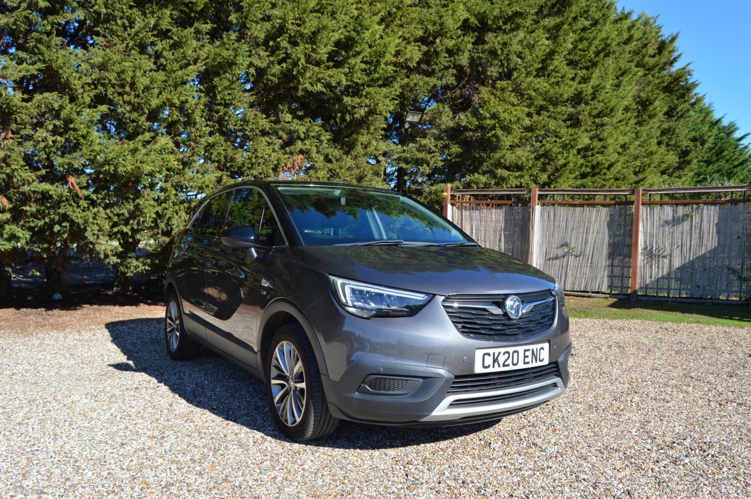 Vauxhall Crossland X - image 1 of 30