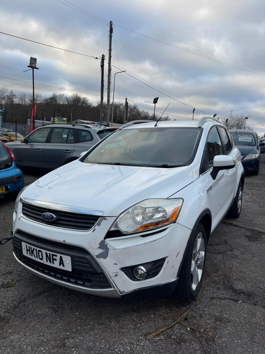 Ford Kuga - image 1 of 10