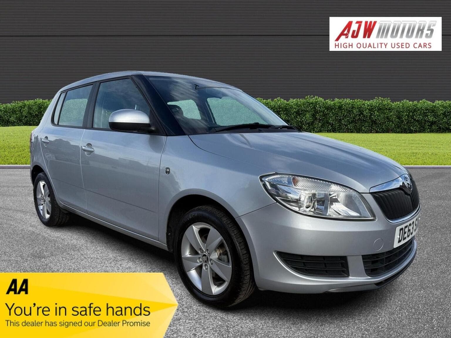 Skoda Fabia - image 1 of 31
