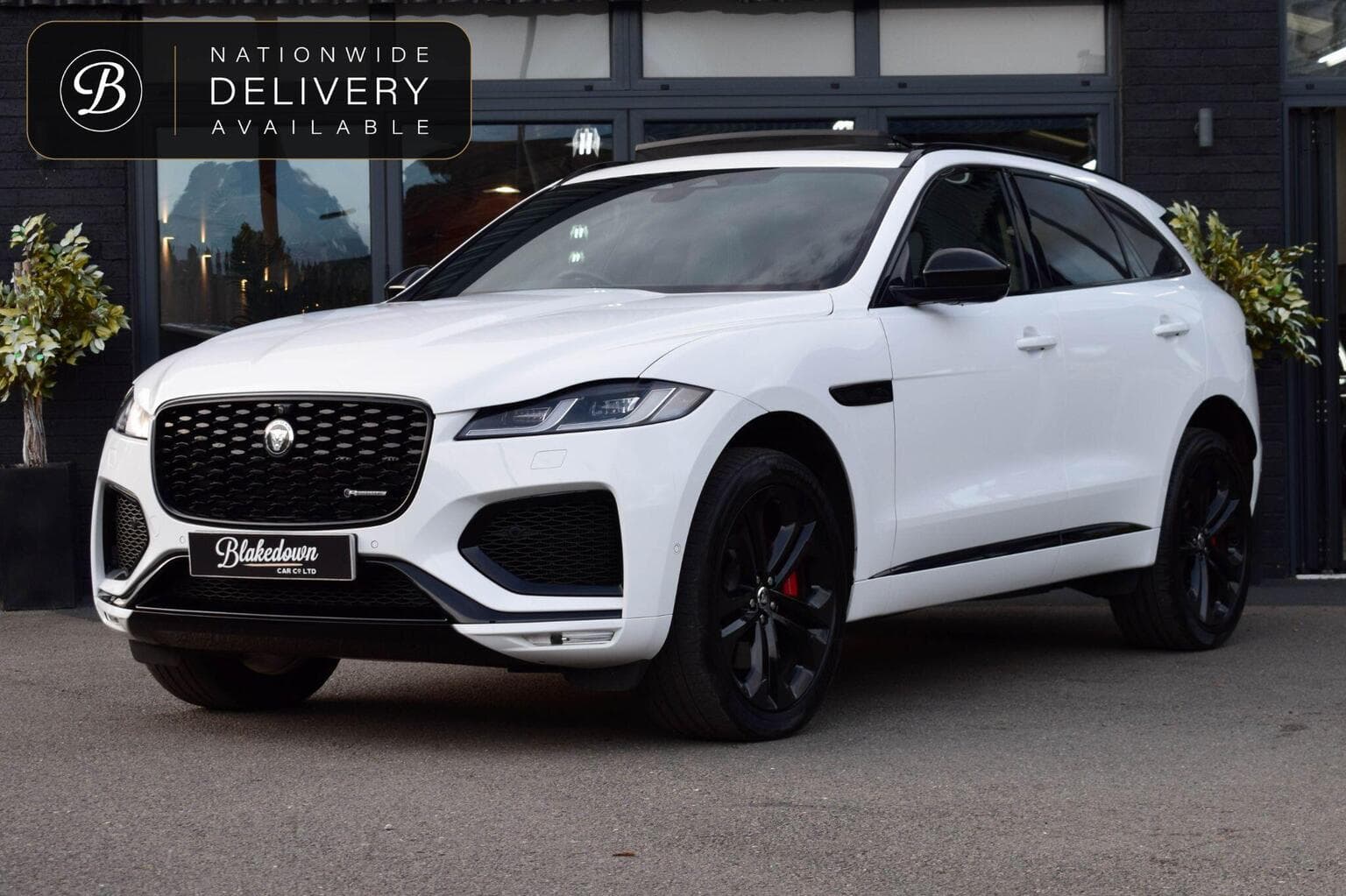 Jaguar F-Pace - image 1 of 59