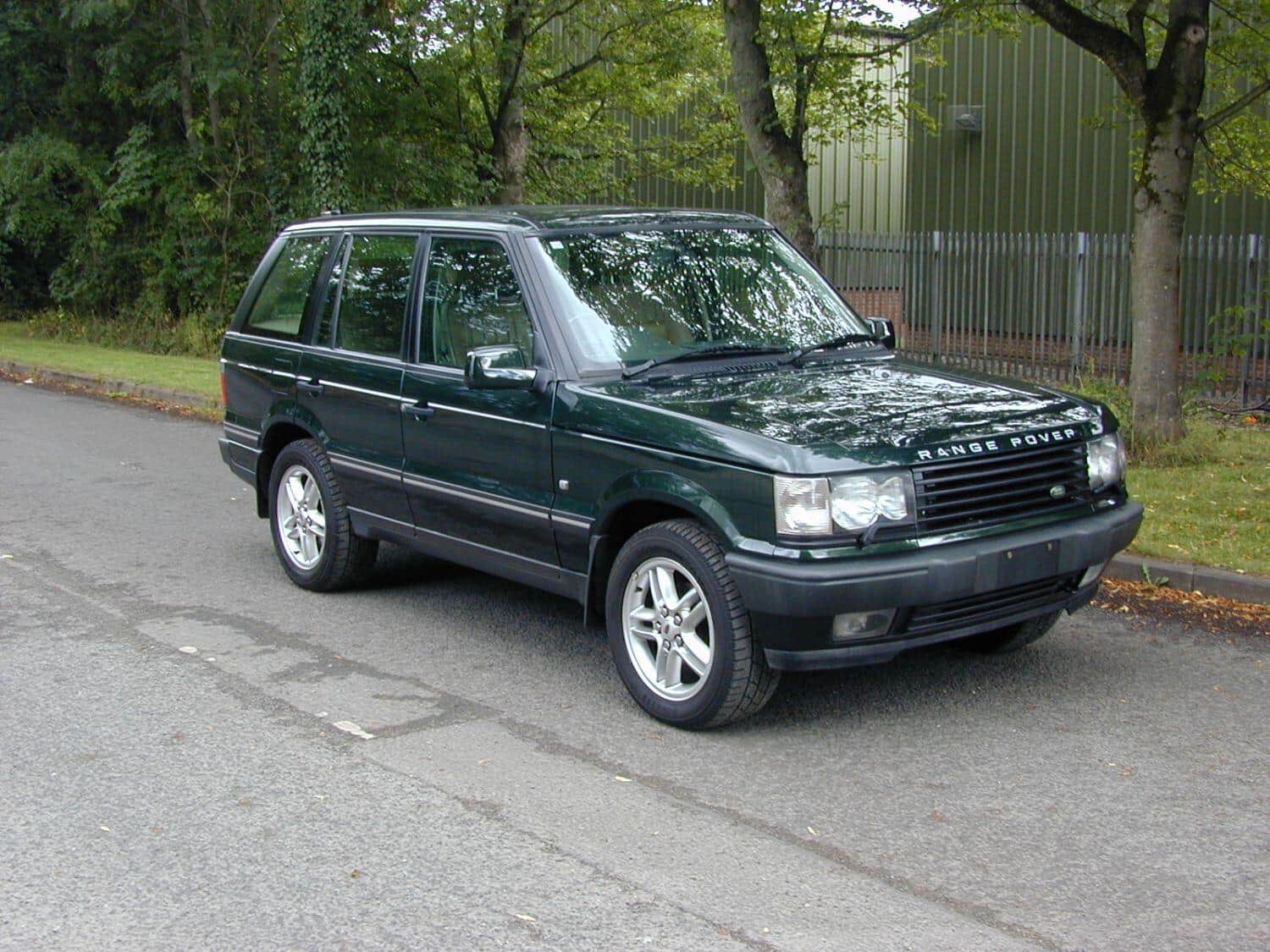 Land Rover Range Rover - image 1 of 76