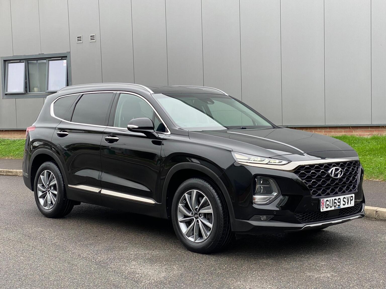 Hyundai Santa Fe - image 1 of 65