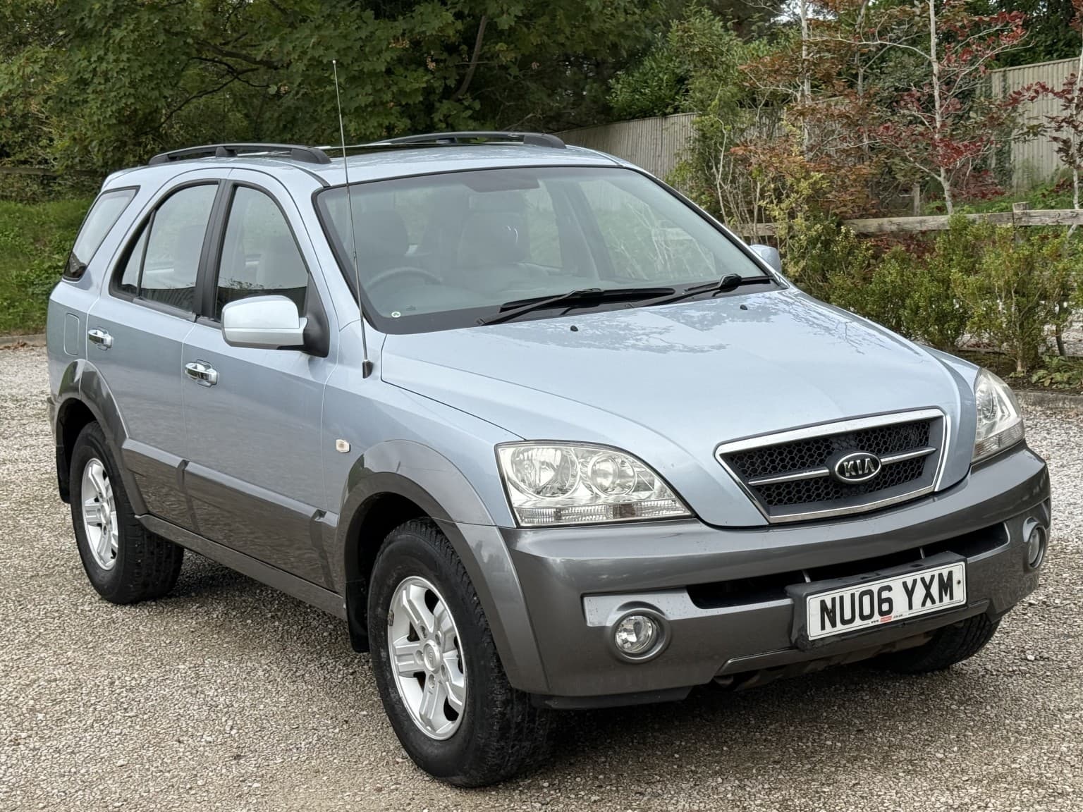 Kia Sorento - image 1 of 17