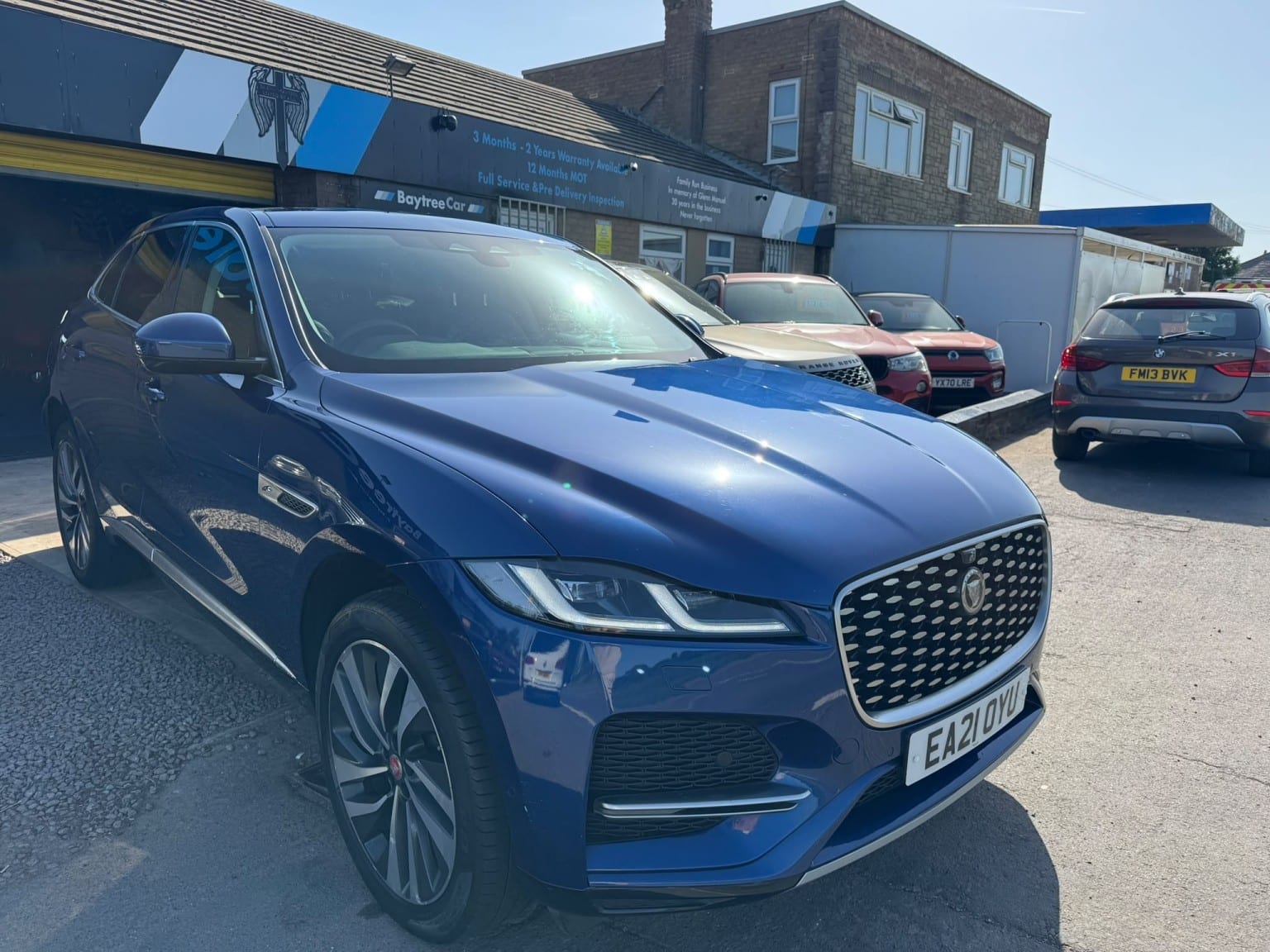 Jaguar F-Pace - image 1 of 18