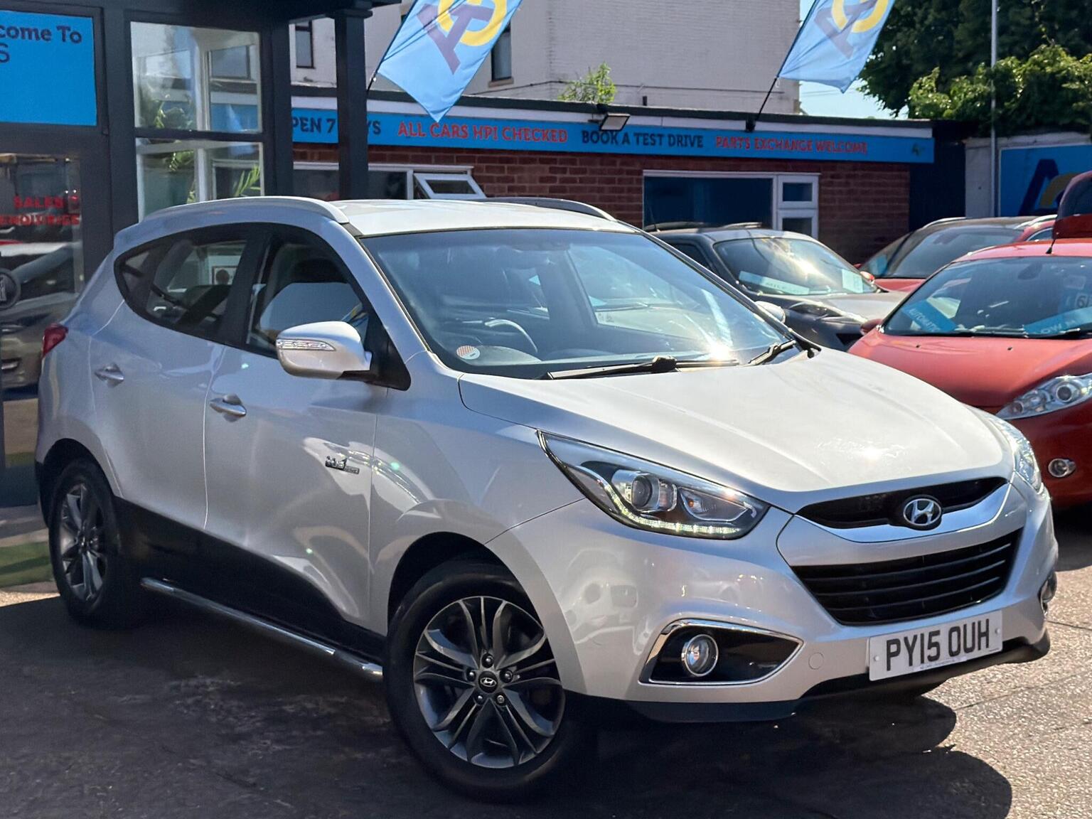 Hyundai ix35 - image 1 of 59