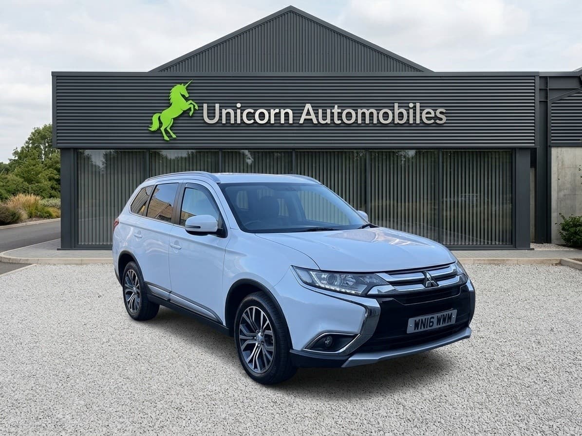Mitsubishi Outlander - image 1 of 24