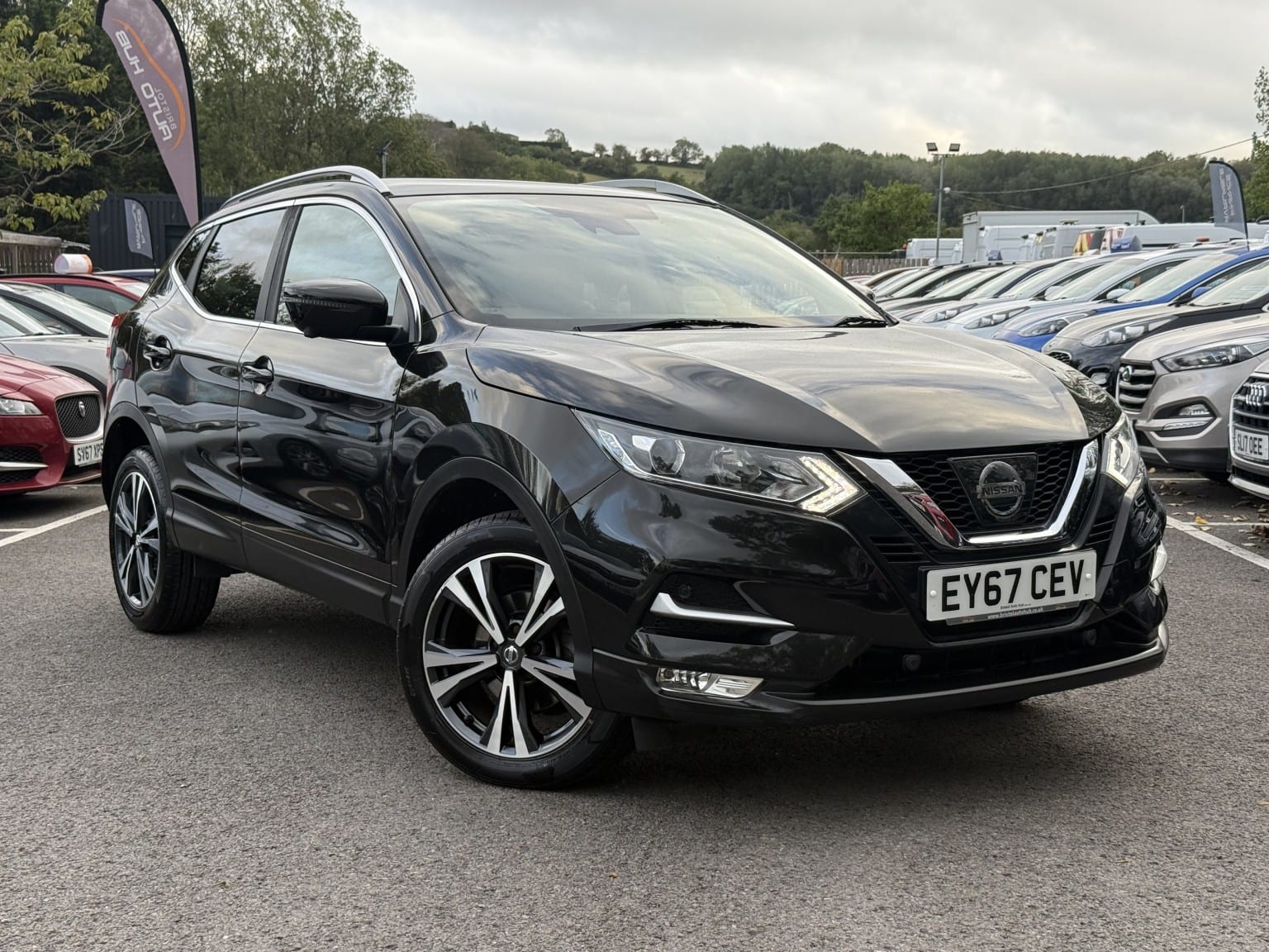 Nissan Qashqai - image 1 of 58