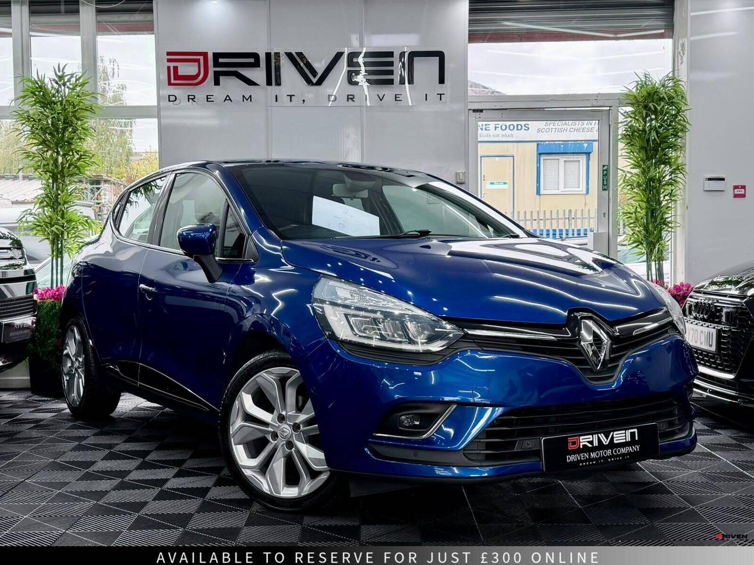 2017 Renault Clio 0.9 TCe Signature Nav Euro 6 (s/s) 5dr in blue — photo 1 of 46