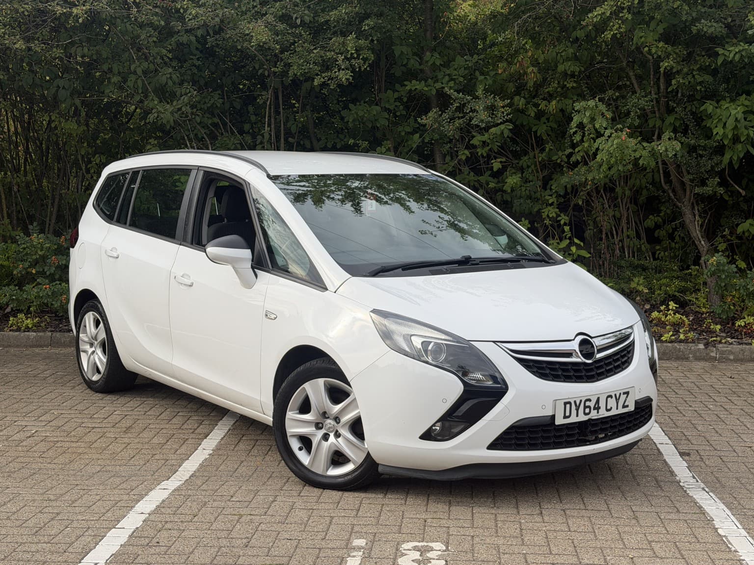 Vauxhall Zafira Tourer - image 1 of 18