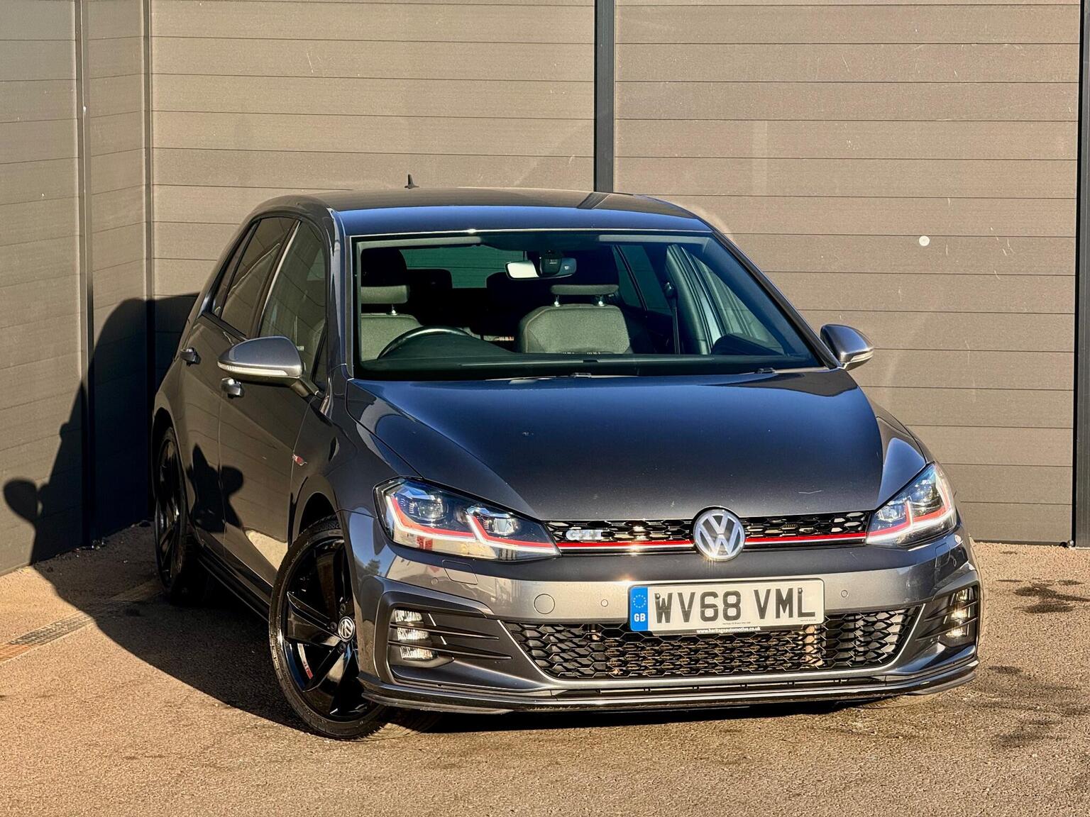 Volkswagen Golf - image 1 of 78