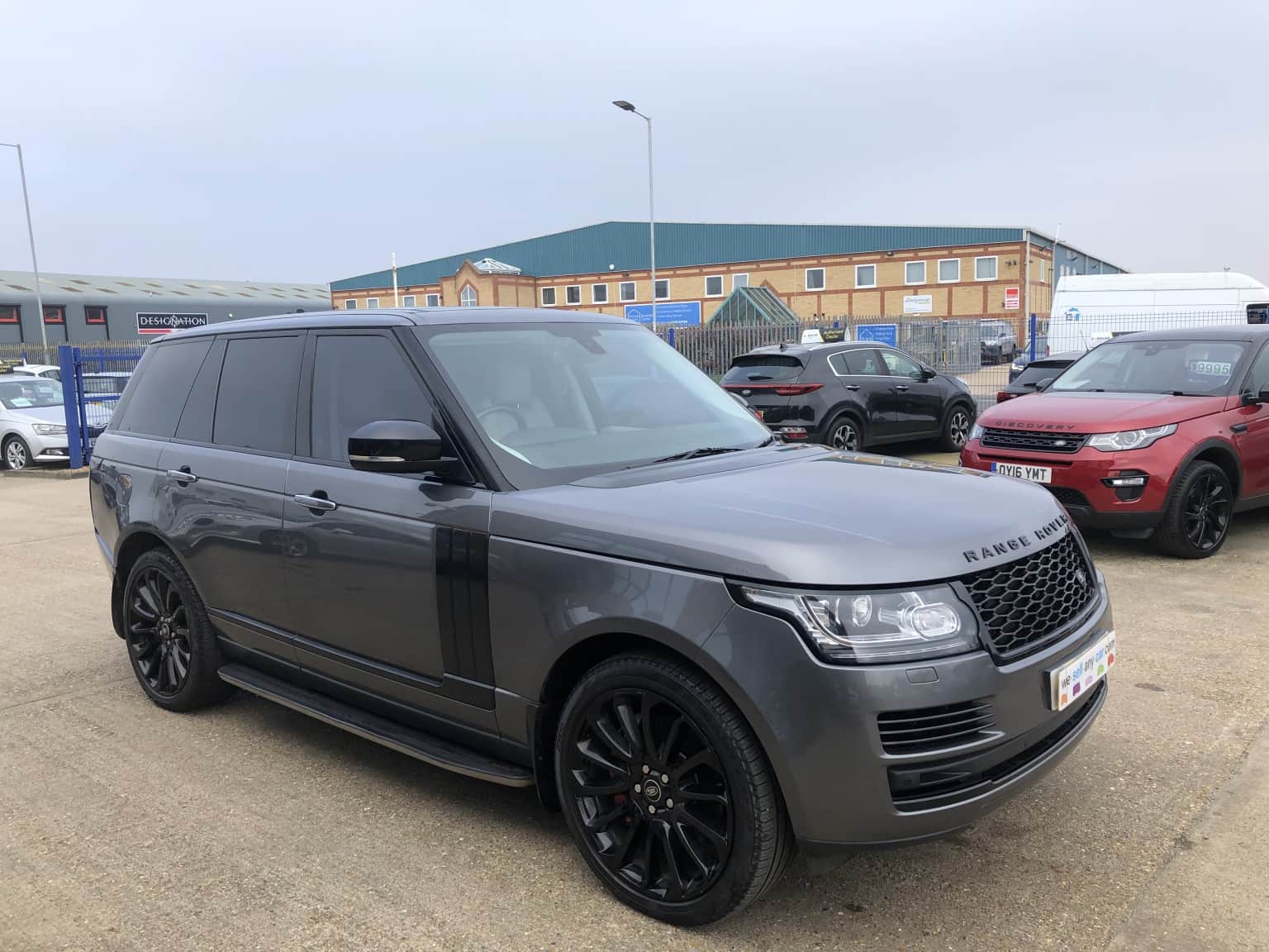 Land Rover Range Rover - image 1 of 31