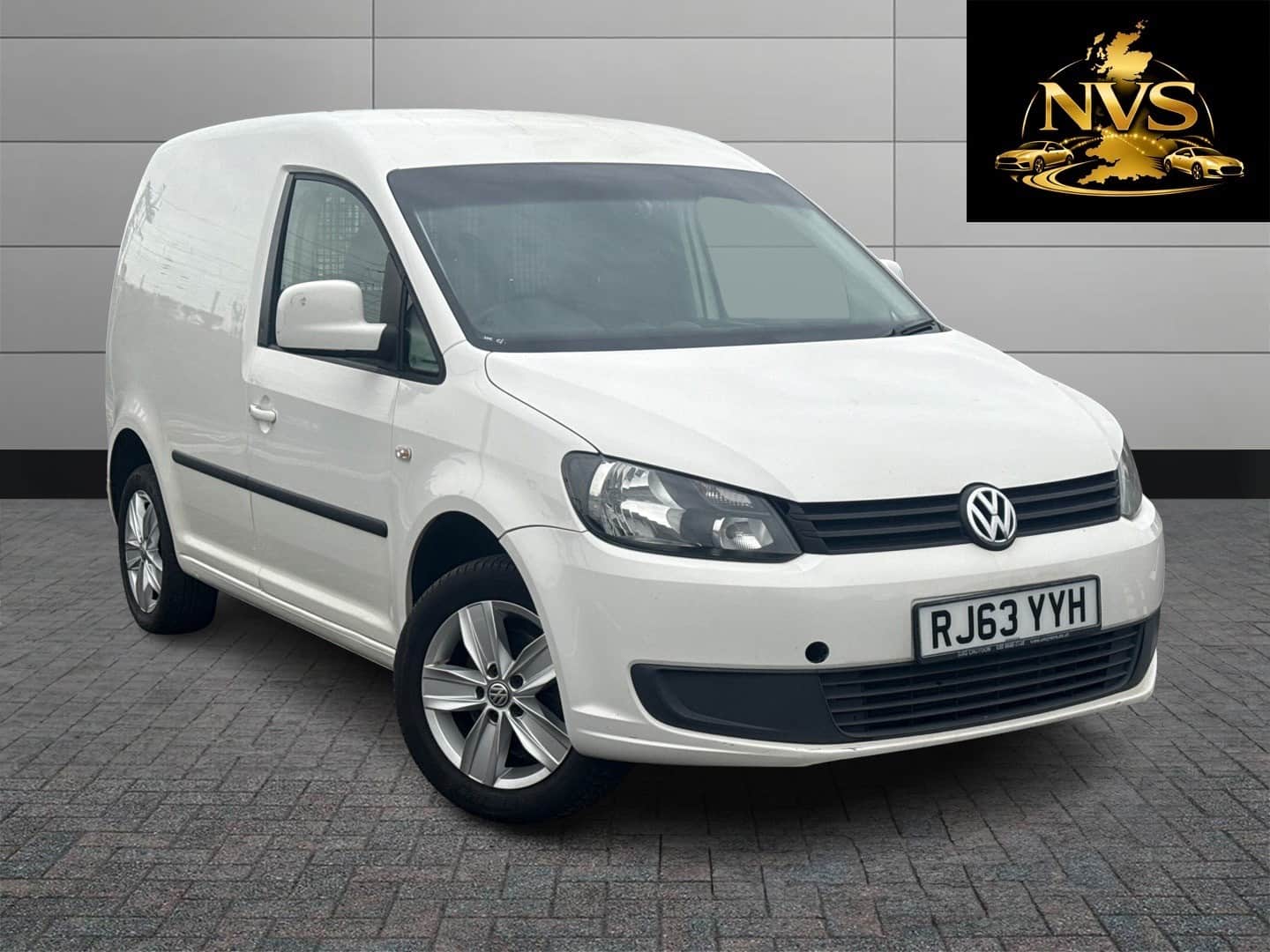 Volkswagen Caddy - image 1 of 12