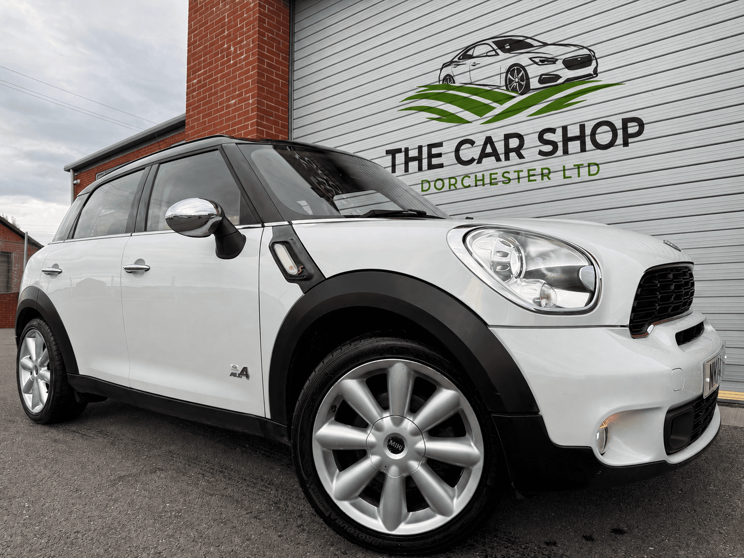 MINI Countryman - image 1 of 39
