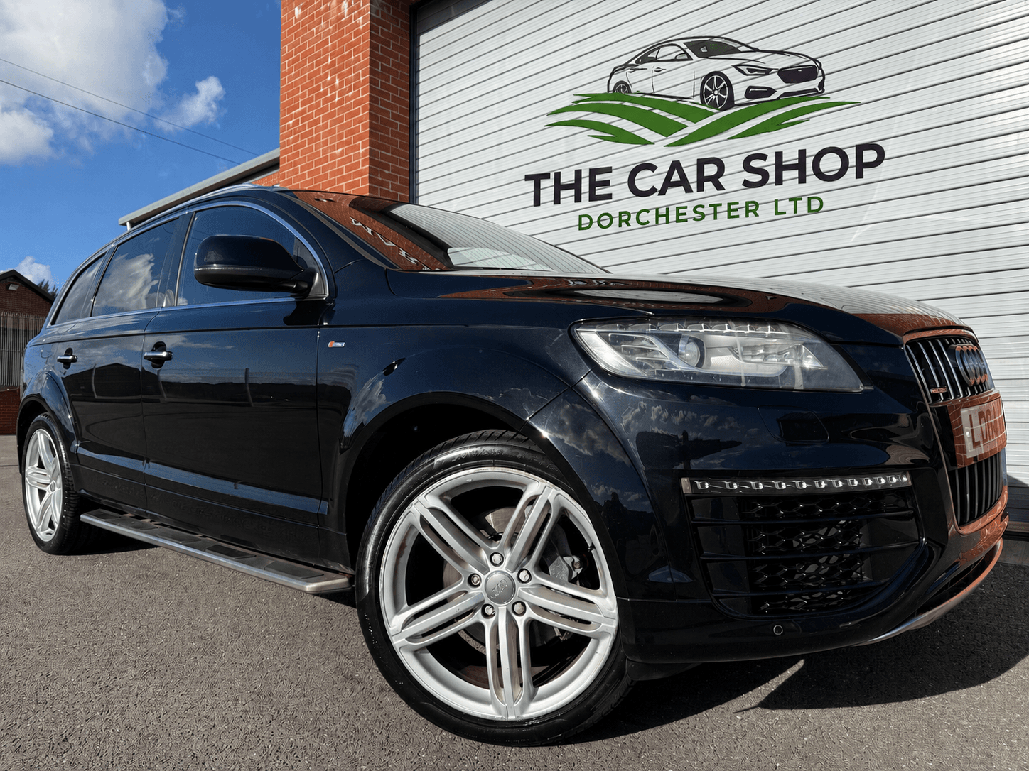 Audi Q7 - image 1 of 49