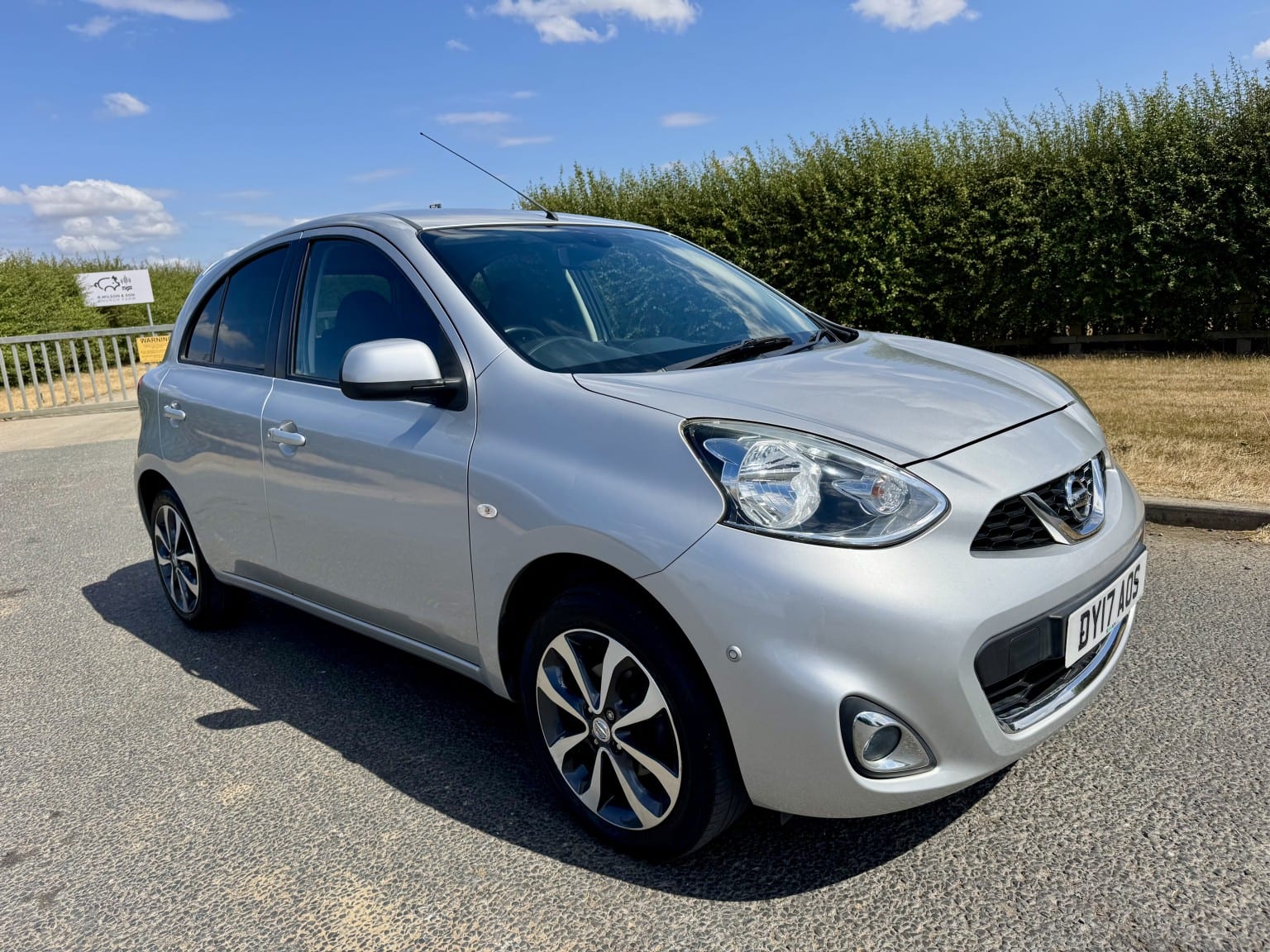 Nissan Micra - image 1 of 48