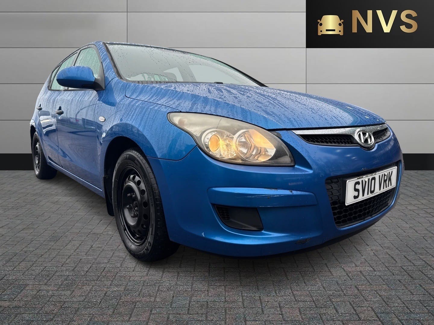 HYUNDAI I30 - image 1 of 13