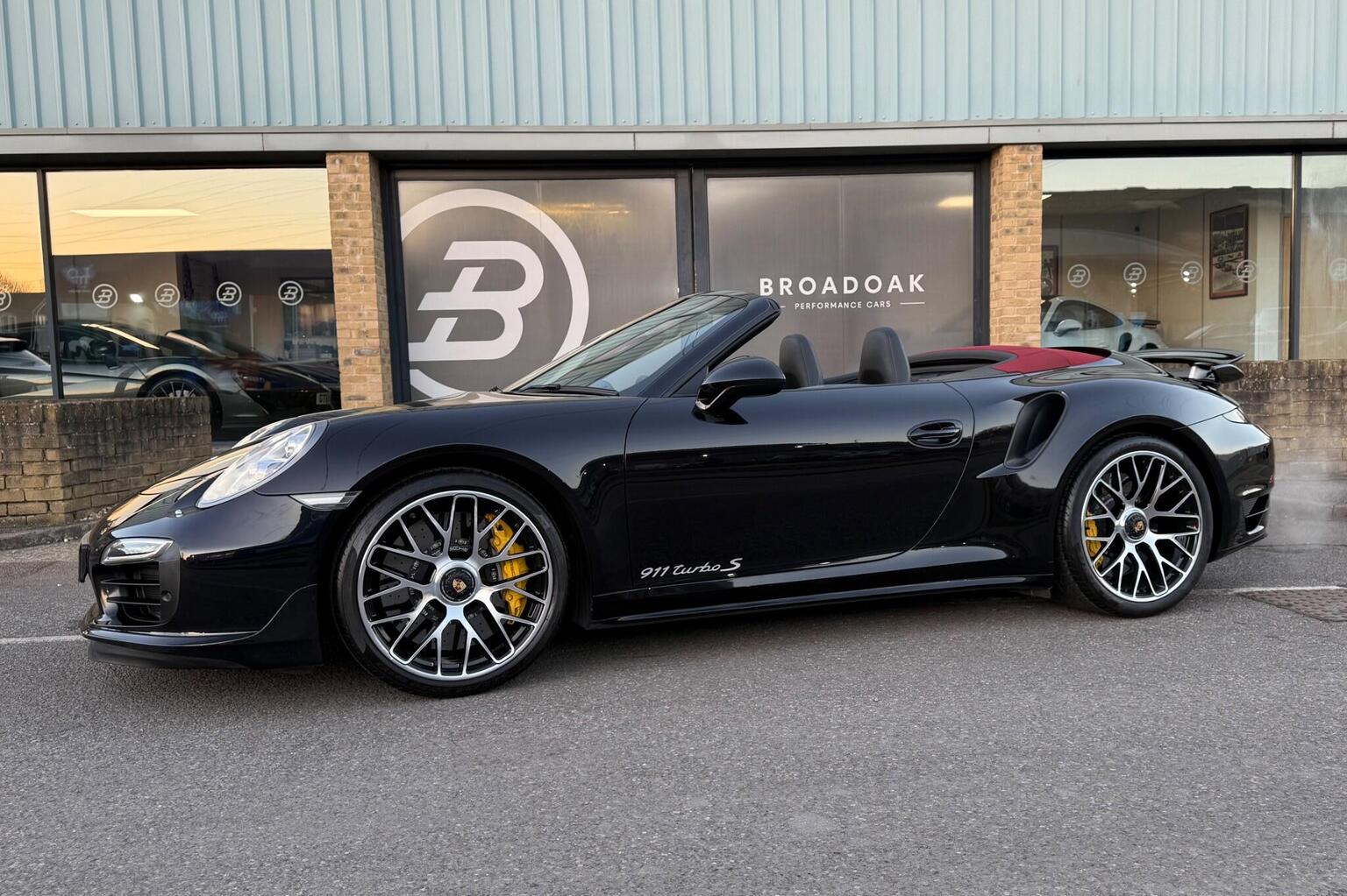 Porsche 911 - image 1 of 44