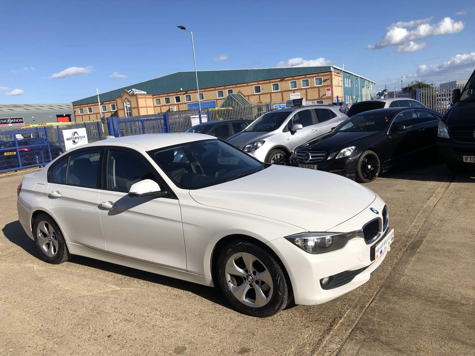 BMW 3 Series - image 1 of 27