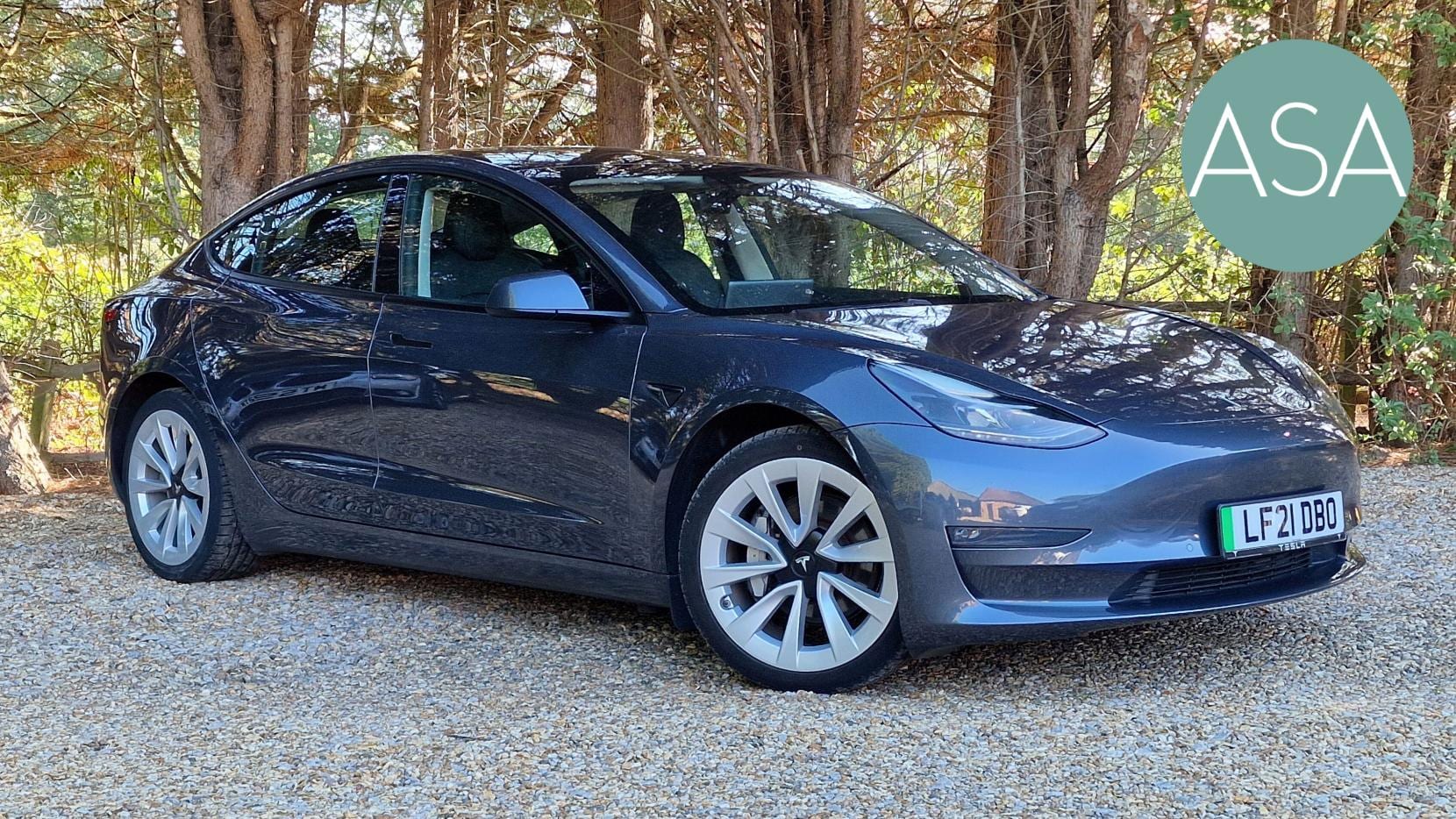 Tesla Model 3 - image 1 of 16